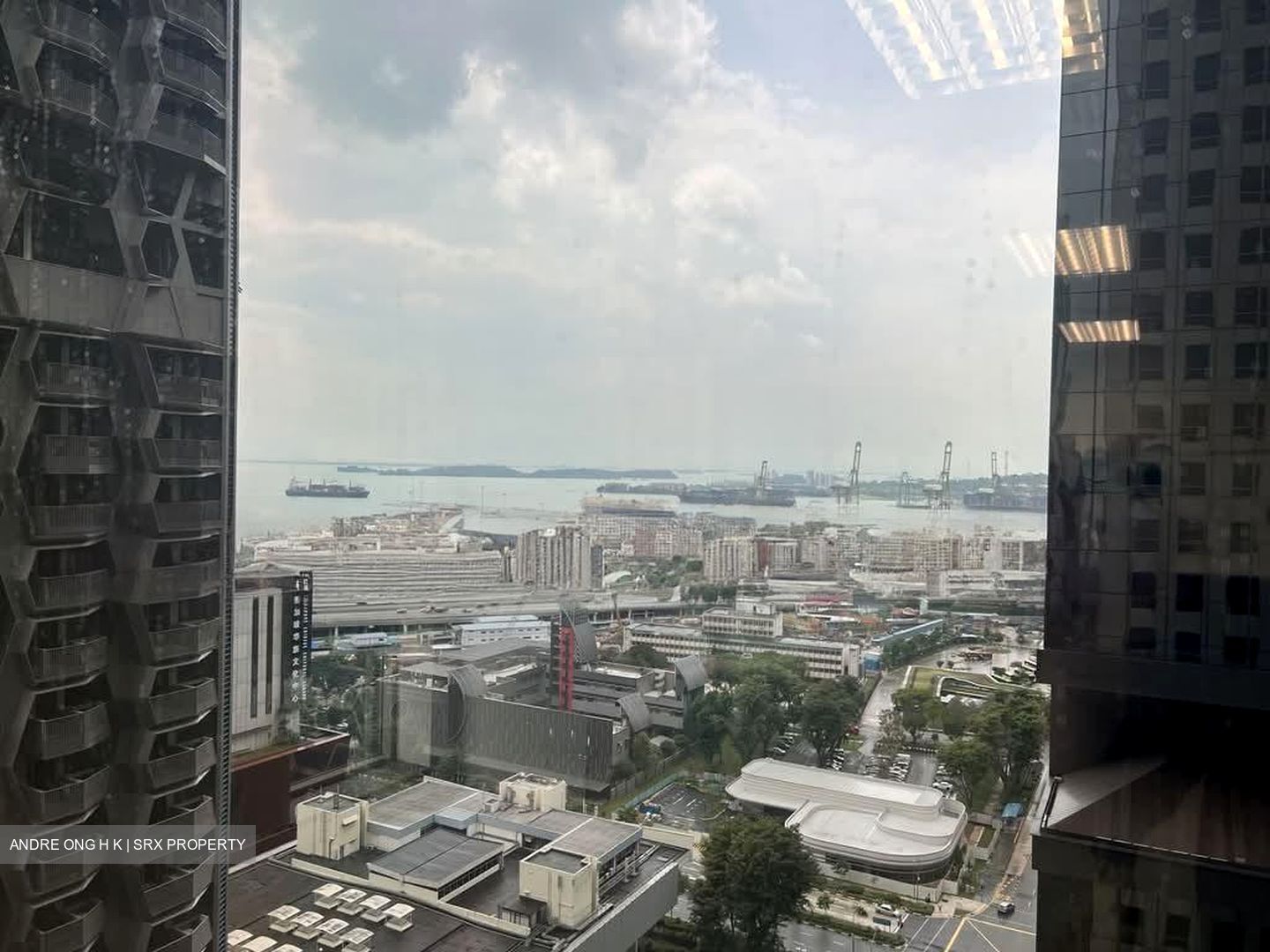 Oue Downtown (D1), Office #624472111